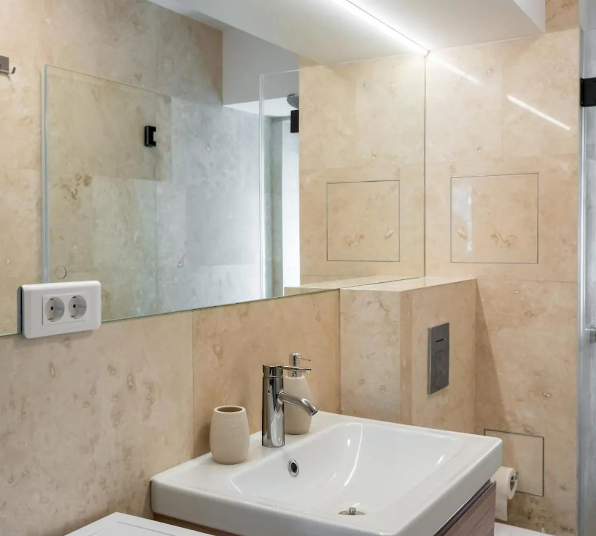 Modern 2Br Apartment - Piata Unirii - City Center Bucharest Romania